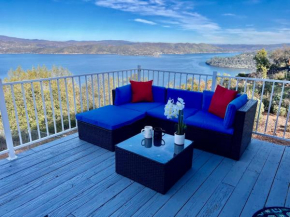 Exotic Lake View & Luxury living w AC, King beds, Pool tbl, Ping-Pong, BBQ, Deck, Boating, fishing, Hiking